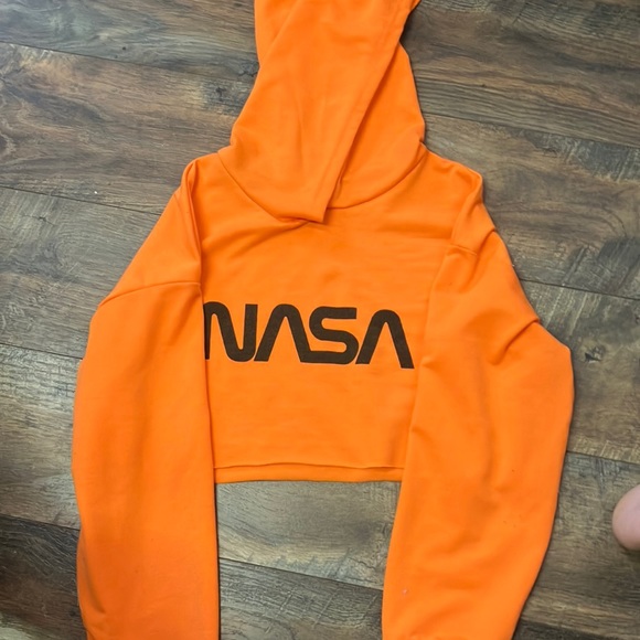 Orange NASA set - Picture 3 of 3